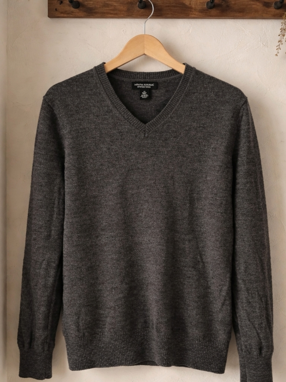 Banana Republic Men's V-Neck Sweater - Dark Gray